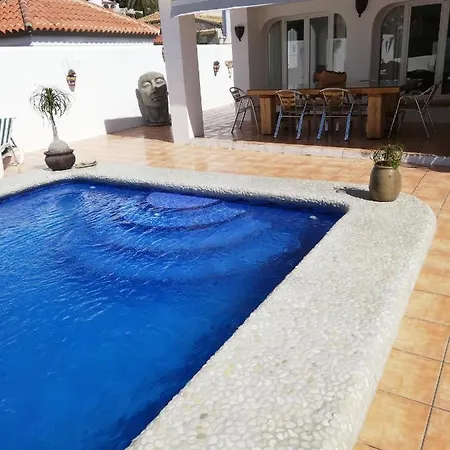 Caseta Blanca De Villa *