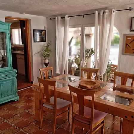 Caseta Blanca De Villa