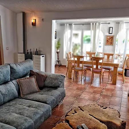 Caseta Blanca De Villa *